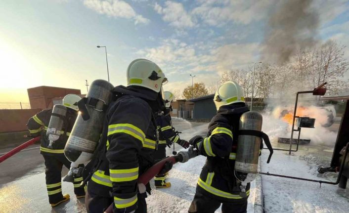 Büyükşehir itfaiyesinden AKUT’a eğitim