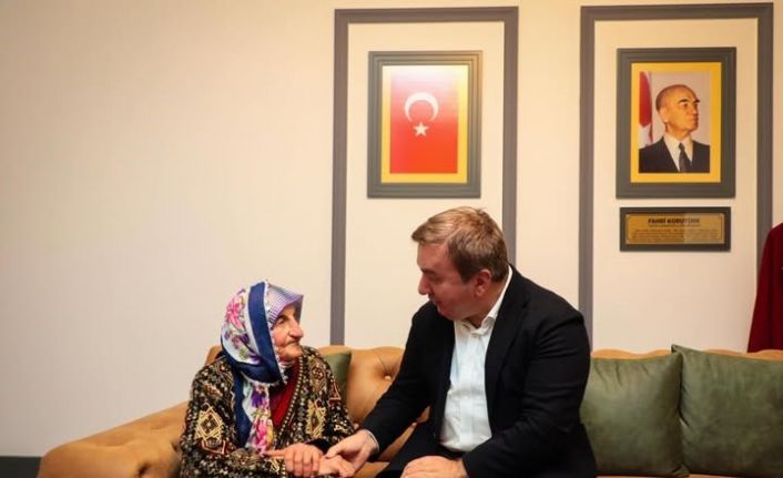 Çalışma azmiyle Türkiye’ye örnek olan Dilber nineden Vali Aydoğdu’ya teşekkür ziyareti