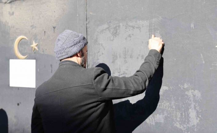 Denizli’de terörden tutuklanan oğlu için büyükelçiliğe başvurdu