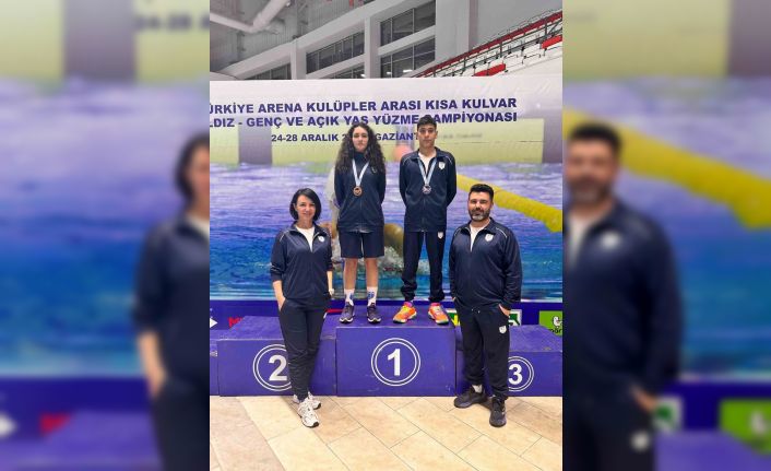 Denizlili yüzmeciler yılın son şampiyonasından gururla döndü