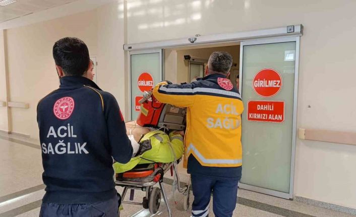 Devrilen hafriyat kamyonunun sürücüsü hayatını kaybetti