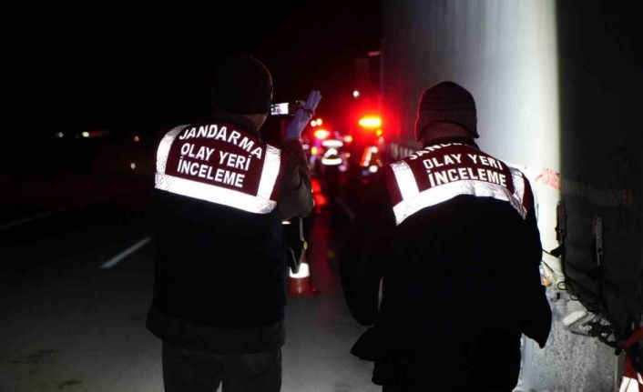 Edirne’de arızalanan aracı tamir edilirken tırın çarptığı Polonyalı sürücü hayatını kaybetti