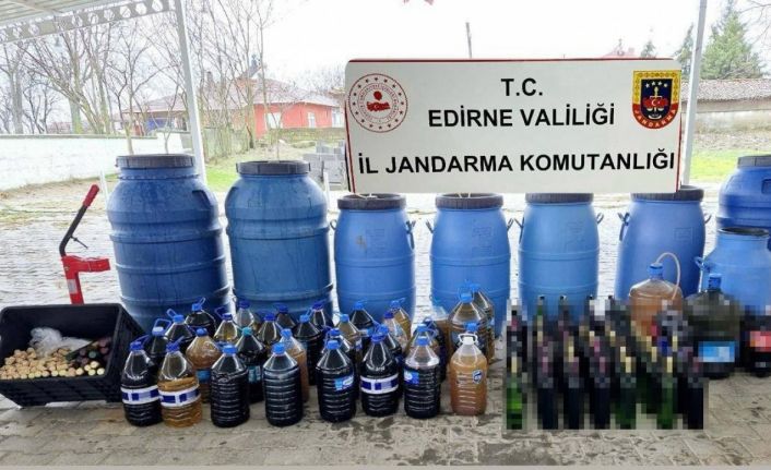 Edirne’de bin 560 litre kaçak içki ele geçirildi