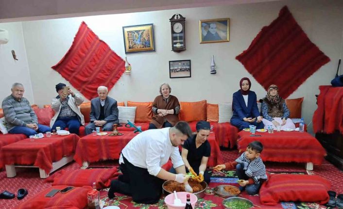 Edirne’de huzurevi sakinlerine sıra gecesi: Renkli görüntüler ortaya çıktı