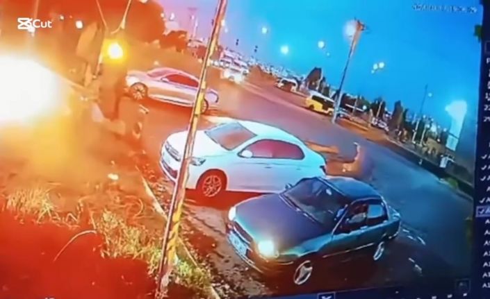 El freni çekilmeyen araç caddeye kaydı, faciayı kırmızı ışık önledi