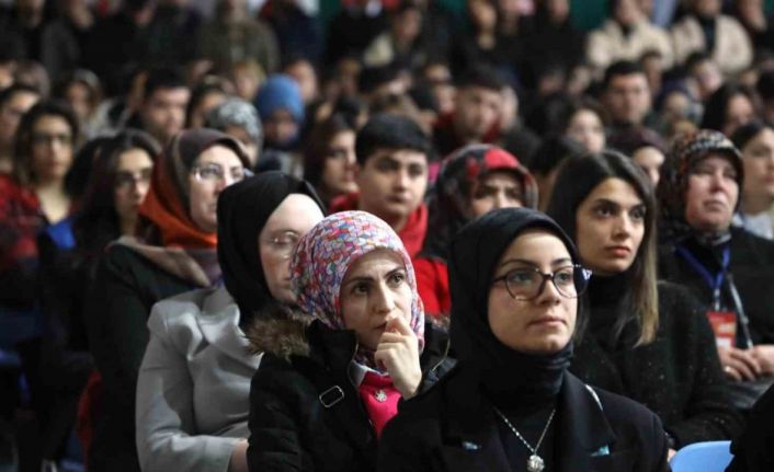 Erzincan’da gençler çalıştayda bir araya geldi
