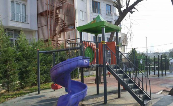 Esenyurt Belediyesi’nden yakılan Maral Parkı’na hızlı müdahale