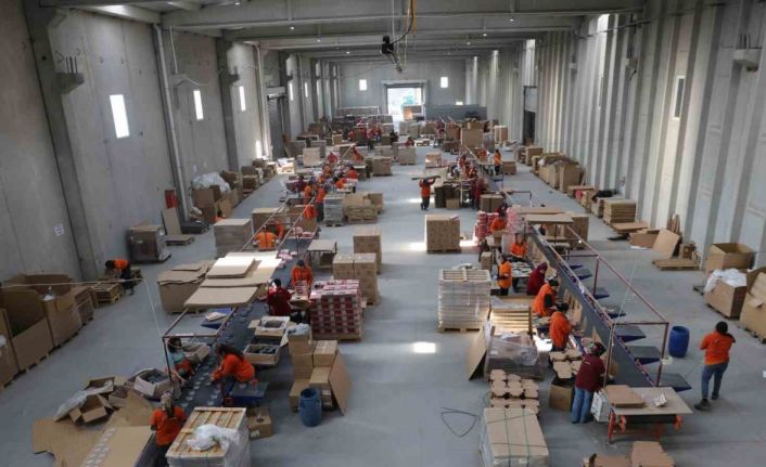 Eşinin 1 adet bileziğini bozdurarak kurduğu firmasında şimdi 750 kişiye istihdam sağlıyor