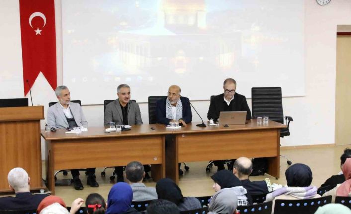 Gaziantep Üniversitesi’nde ‘İslam Hayattır’ paneli düzendi