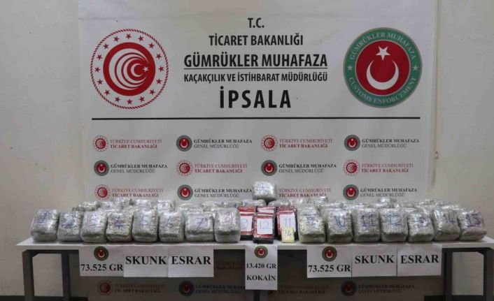 Gümrük Muhafaza ekipleri İpsala ve Esendere Gümrük Kapısı’nda zehir tacirlerine geçit vermedi