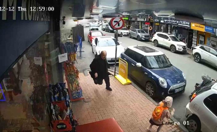 Güngören’de binanın çökme anı kameraya yansıdı, vatandaşlar ve oradaki bir kedi böyle kaçtı