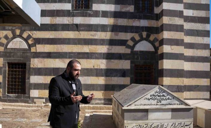 II. Abdülhamid Han’ın torunu Şam’da Sultan Vahdettin Han’ın kabrini ziyaret etti