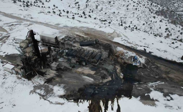 Kızgın yağ jeneratöründen çıktığı düşünülen yangın taş ocağını kül etti