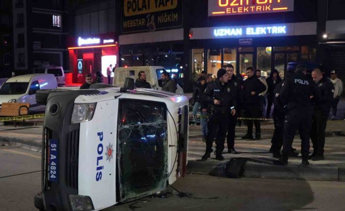 Niğde’de polis otosu ile otomobil çarpıştı: 6 yaralı