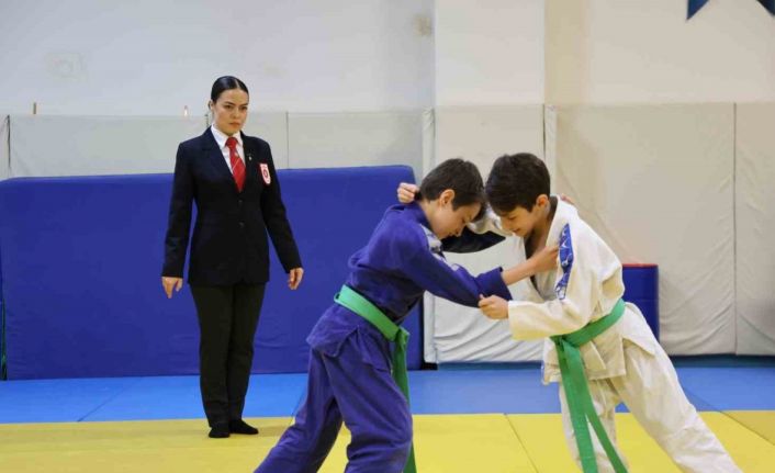 (ÖZEL) Eskişehir’in güçlü kadını: Hem hakem hem de aşçı