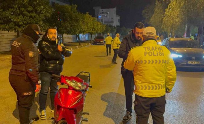 Plakasız motosikletle uygulamaya girip bekçiye ’Ben hasım sahibiyim, ölürsem mezarıma sen mi geleceksin’ dedi