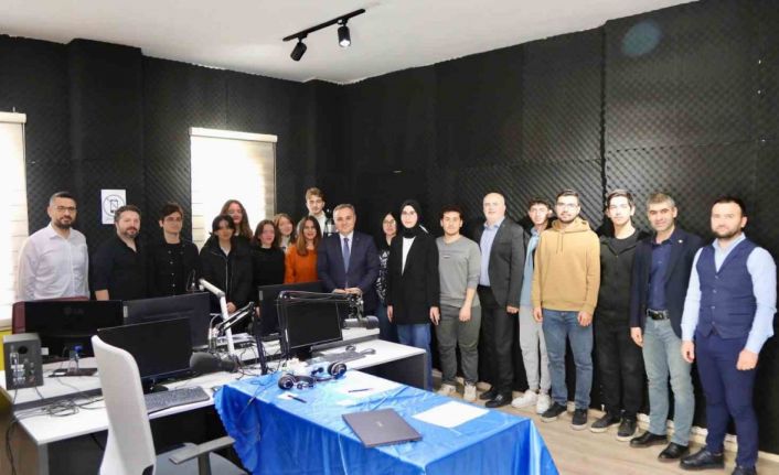 Rektör Prof. Dr. Altun, Üniversite FM’e canlı yayın konuğu oldu