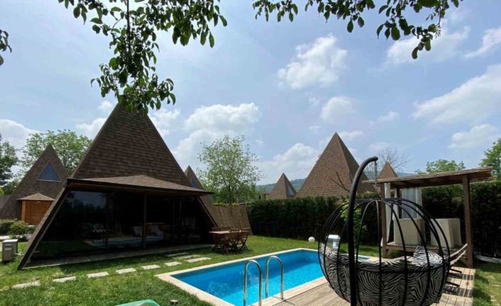 Sapanca’daki bungalovlar doldu: İki günlük tatil 15 ila 40 bin lira arasında