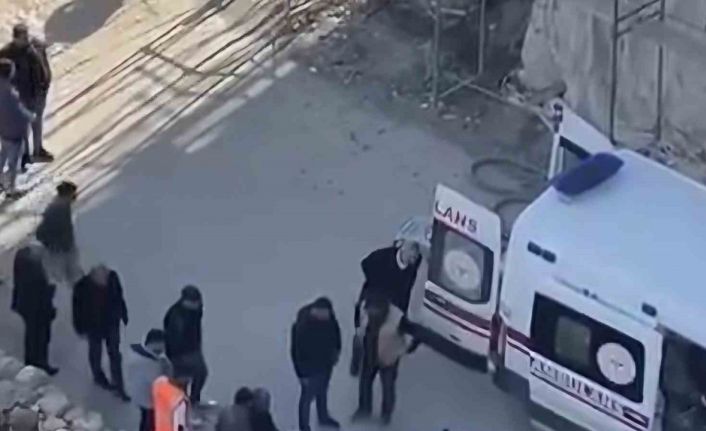 Siirt’te 8’inci kattan düşen inşaat işçisi yaralandı