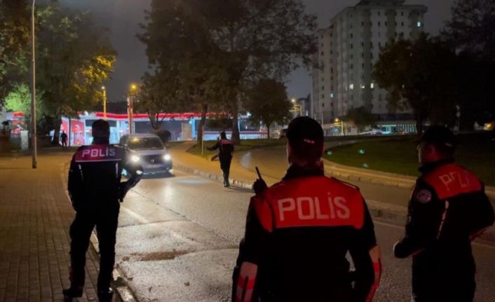 Taksiyle yolculuk yapan zehir tüccarları yakalandı, 1.5 kilo uyuşturucu ele geçirildi