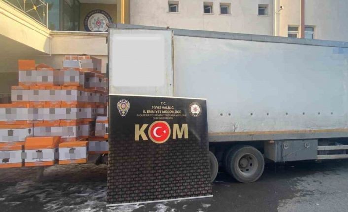 Tek kamyonda yapılan aramada 5 milyon 940 bin dal boş makaron ele geçirildi