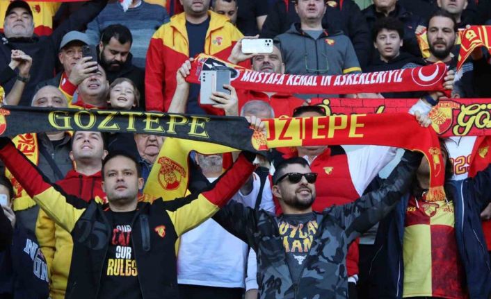 Trendyol Süper Lig: Göztepe: 2 - Adana Demirspor: 0 (İlk yarı)