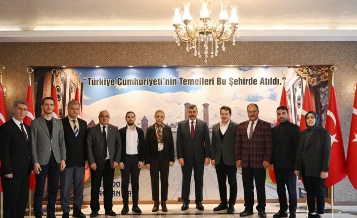 Vali Çiftçi, Mobbing ile Mücadele Derneği Başkanı Alcan ve yönetimini kabul etti