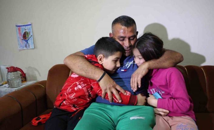 Vefakar babanın görüntüleri Türkiye’nin içini ısıttı: "Zor; ama başka şansım yok"