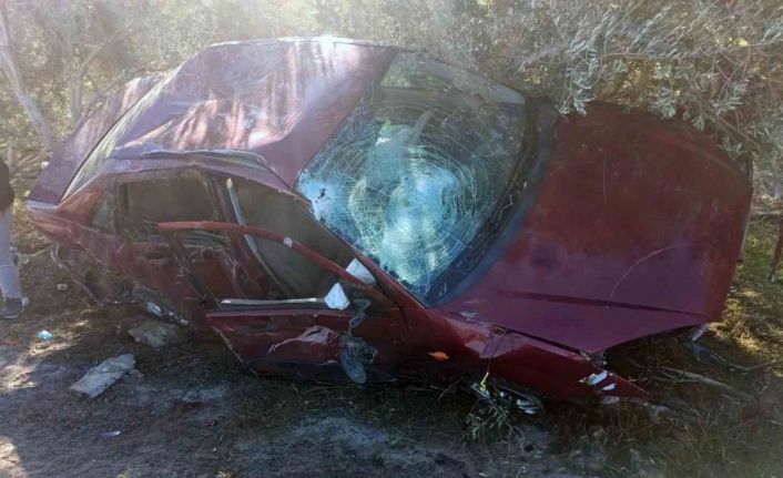 Yatağan’daki kazada hurdaya dönen araçtan sürücü yaralı kurtuldu