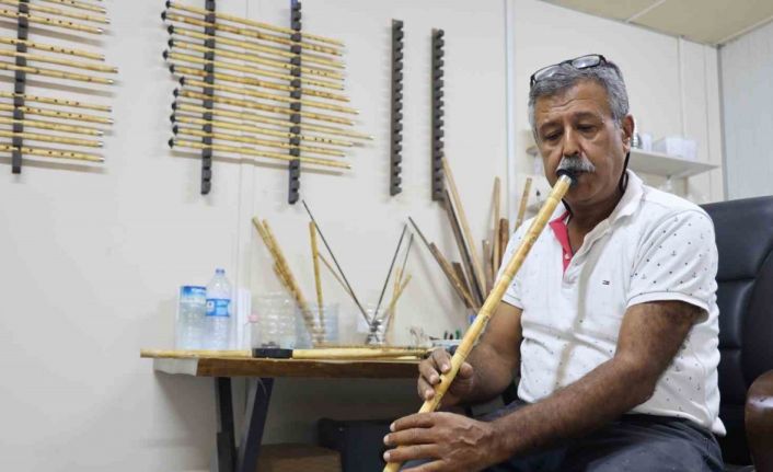 Yılların ustasının elinde ney olan kamışlar, yurt içi ve yurt dışından rağbet görüyor