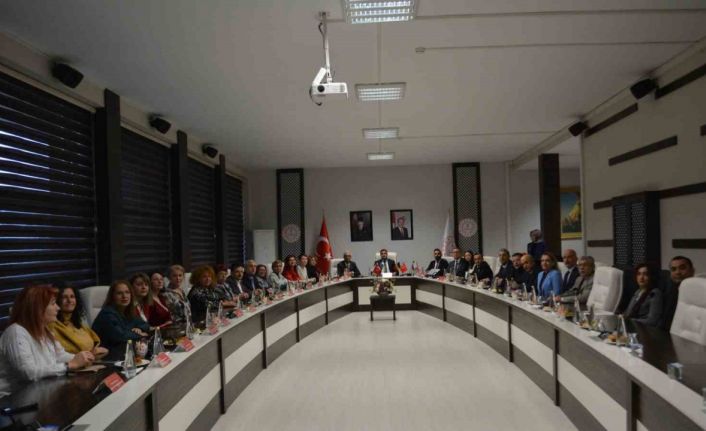 Yunus Emre Enstitüsü ve İstanbul İl Milli Eğitim Müdürlüğü, Türkiye ile Romanya arasında dil ve kültür köprüleri kuruyor