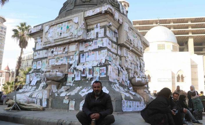 12 yıl sonra Suriye’ye dönen Mahmut, boya sandığıyla ekmek parasını kazanıyor