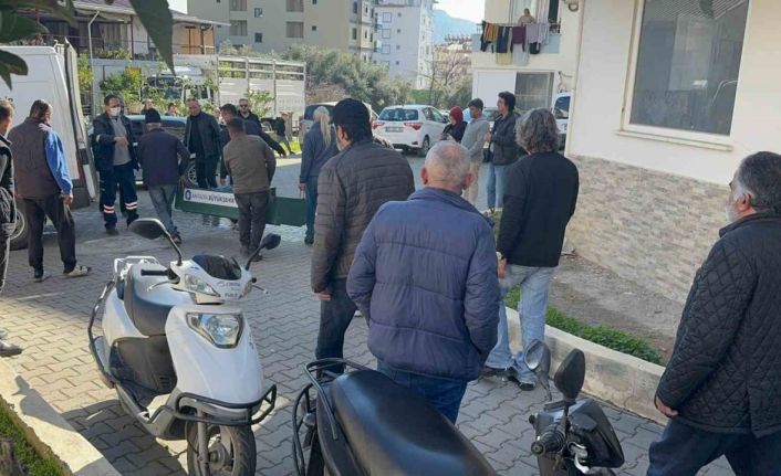 60 yaşındaki adam evinde ölü olarak bulundu