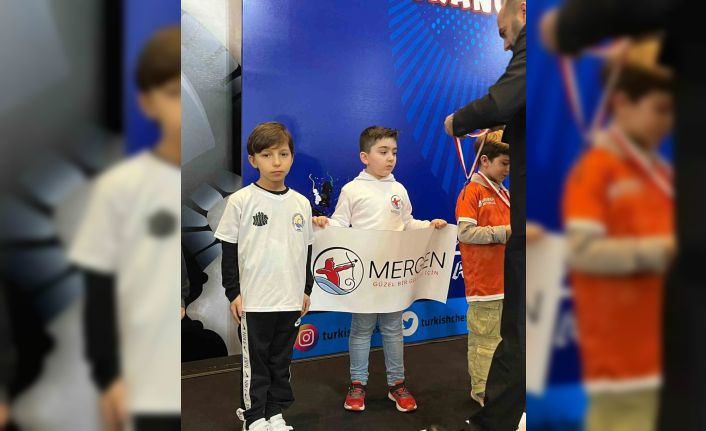 9 yaşındaki Ali Mete satranç milli takımına seçildi