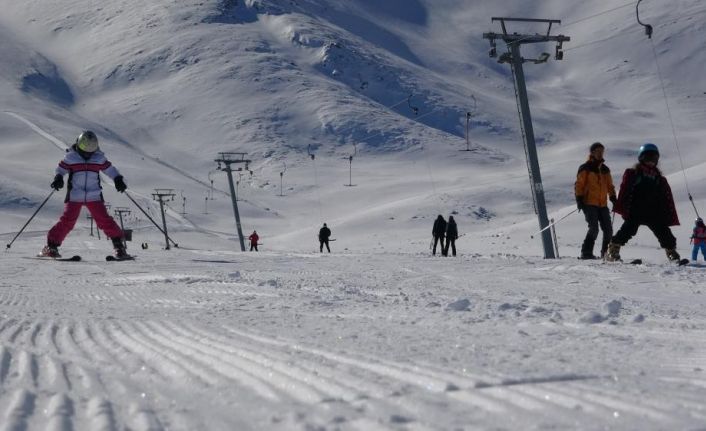 Abalı Kayak Merkezi kar yağışının az olması nedeniyle sezonu açamadı