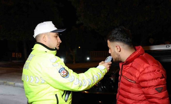 Adana’da 8 bin 372 polis ve jandarmayla "Yılbaşı Huzur ve Güven" denetimi