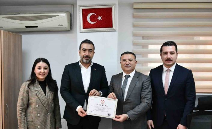 AK Parti Ankara İl Başkanı Özcan, mazbatasını alarak göreve başladı