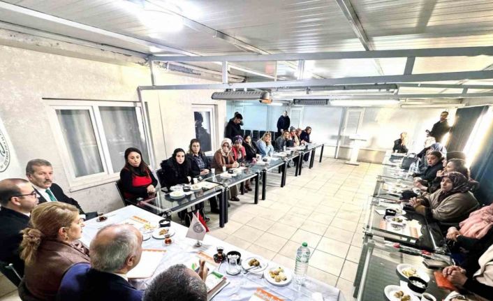 AK Parti Malatya Milletvekili Ölmeztoprak, birlik üyeleri ile bir araya geldi