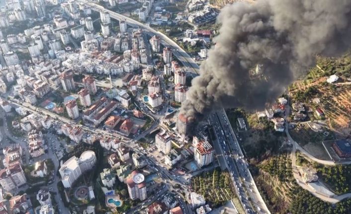 Alanya Belediye Başkanı Osman Tarık Özçelik: " Yanan bina otel ruhsatına sahip değildir"