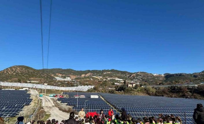 Alanyalı çocuklara güneş enerjisi santrali tanıtıldı