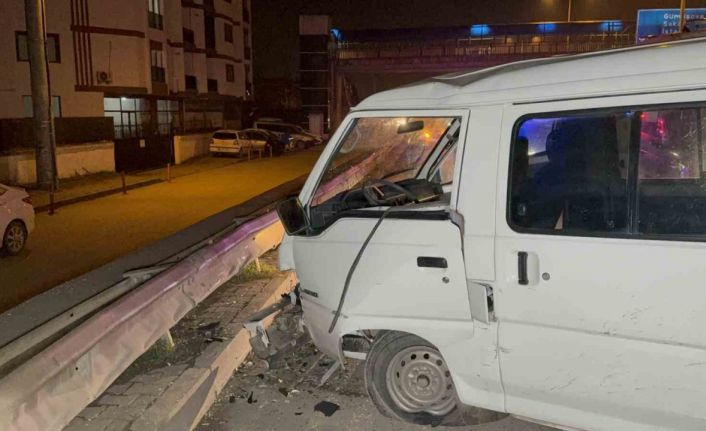 Alkollü ve ehliyetsiz sürücünün kullandığı araç kontrolden çıkıp karşı şeride geçti
