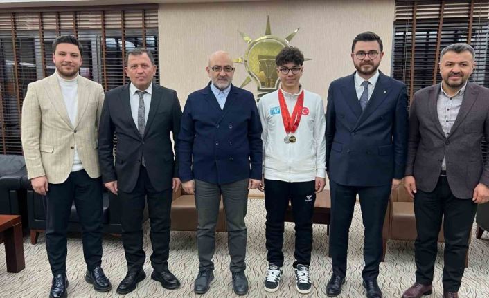 Altın madalya AK Parti’de