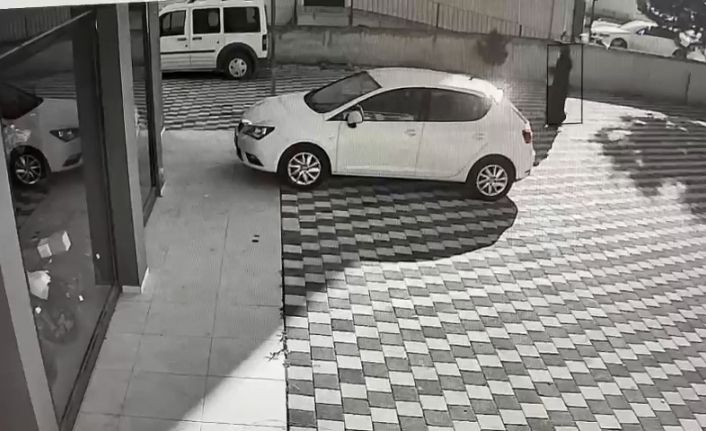 Altın ve para hırsızı 30 kamera görüntüsü incelenerek yakalandı