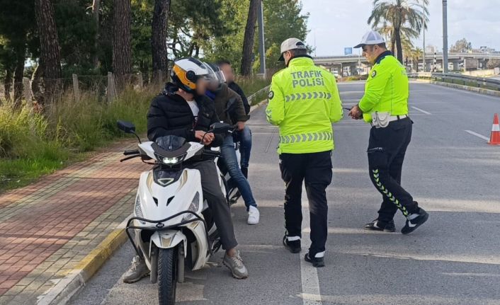Antalya’da 74 ekip, 163 personelle motosiklet uygulaması