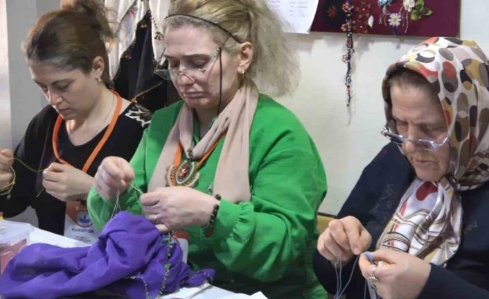 Babaanne, anneanne oldular ama yine de öğrenmekten vazgeçmiyorlar