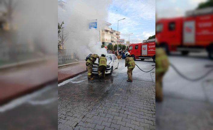 Balıkesir’de seyir halindeki iki araçta yangın çıktı