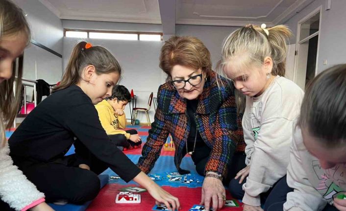 Başkan Çelik çocuklarla eğlenceli vakit geçirdi