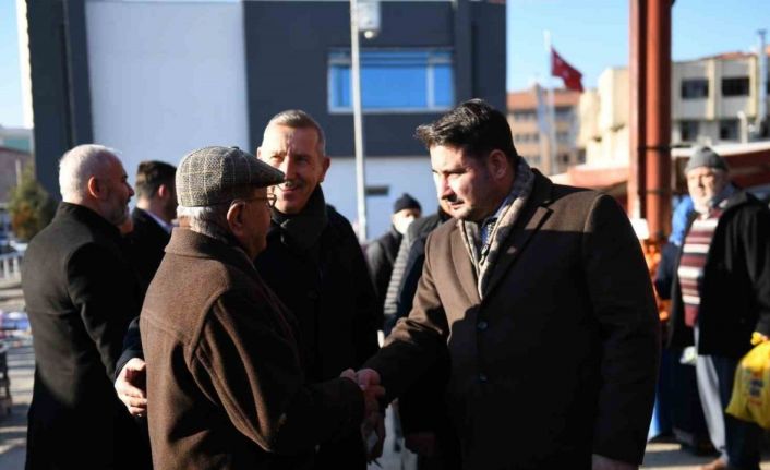 Başkan Çırpanoğlu’ndan pazar esnafına ziyaret