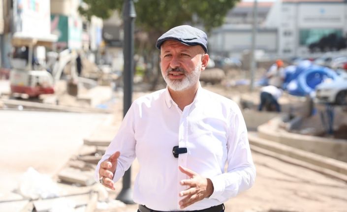 Başkan Çolakbayrakdar: "Şehrin kalbine modern ve estetik bir kimlik kazandırıyoruz"