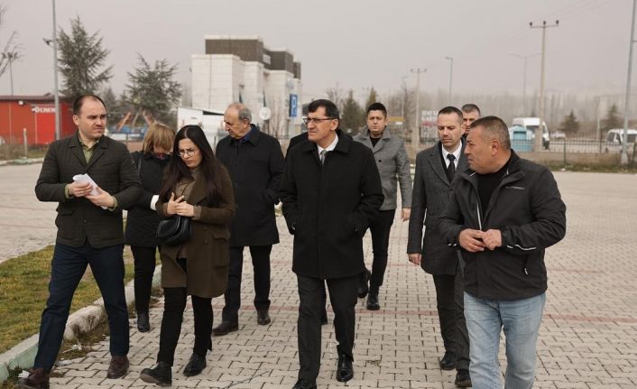 Başkan Kahveci, Şehzadeler Parkı’nda incelemelerde bulundu